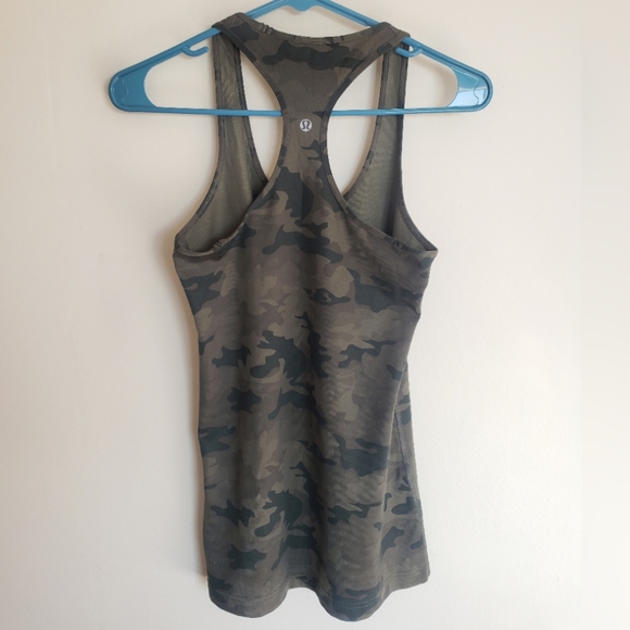 Lululemon Cool Racerback Tank Fatigue Green Camo Size 6/8 - Picture 5 of 8
